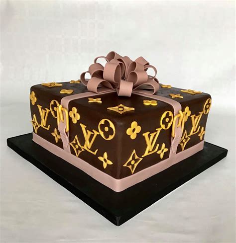 louis vuitton birthday cake ideas.